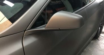 Tesla Model X Dechrome grijs
