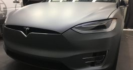 Tesla Model X grijs gecarwrapt